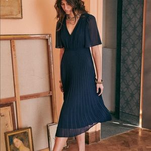 NWT SEZANE Florencia Midi Dress in Navy (size US 4 or FR 36)!